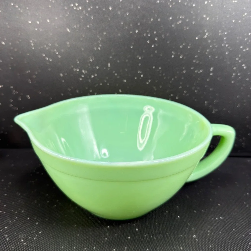 Fire King Jadeite Glass Batter Bowl with Spout and Handle Vintage Green 9in